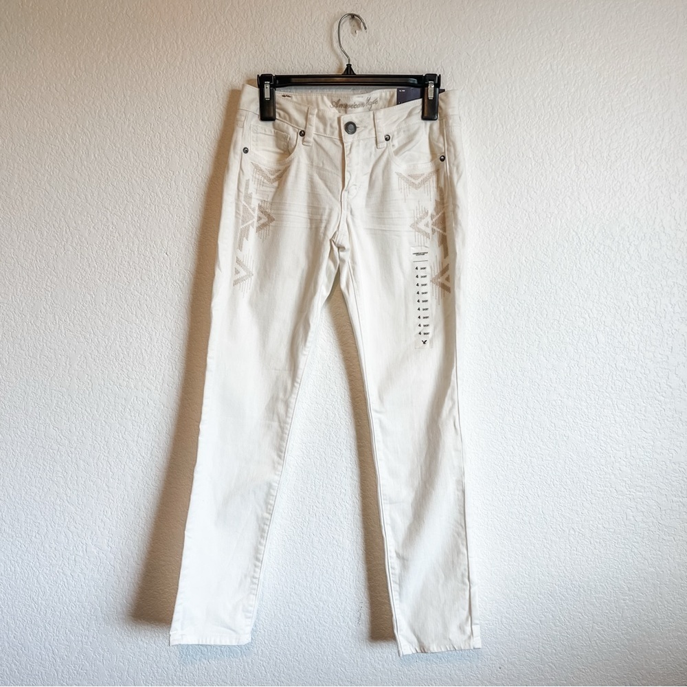 American Eagle Sz 4 White Denim Low Rise Skinny Embroidered Southwestern Design